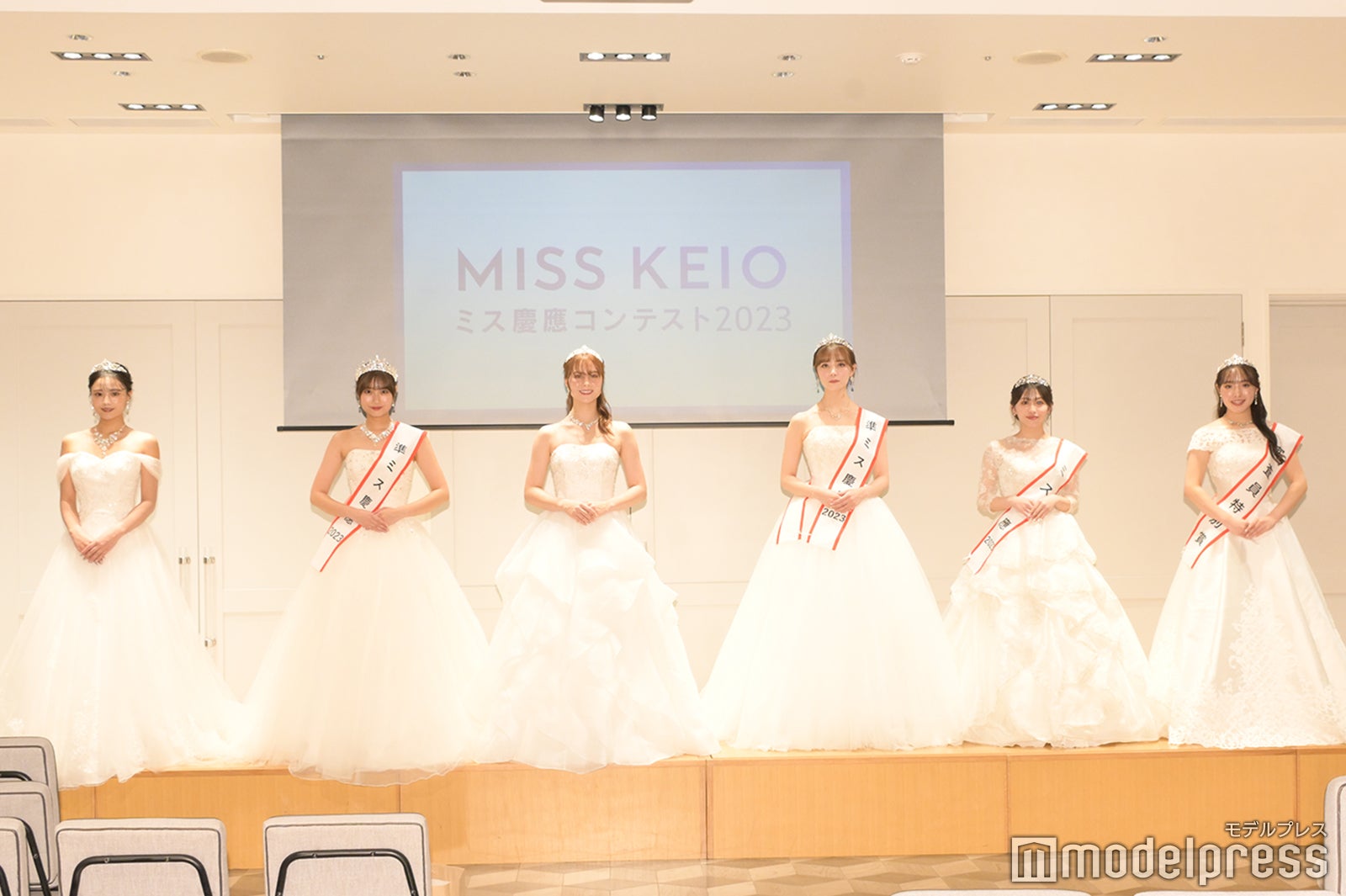 （左から）野村実央さん、夏坂結名さん、堤萌さん、ホワイトヘッドニコラさん、野口結夢さん、仲野谷咲希さん（C）モデルプレス