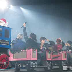 「超特急 CHRISTMAS ONEMAN LIVE 2015 Fantasy Love Train～君の元までつながるRail～」の模様／画像提供：スターダスト音楽出版