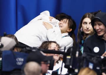 フィギュア女子3人娘の五輪オフショットが大ウケ 同じポーズで撮影「坂本は笑いのセンスがあるw」「君ら本当に可愛い」