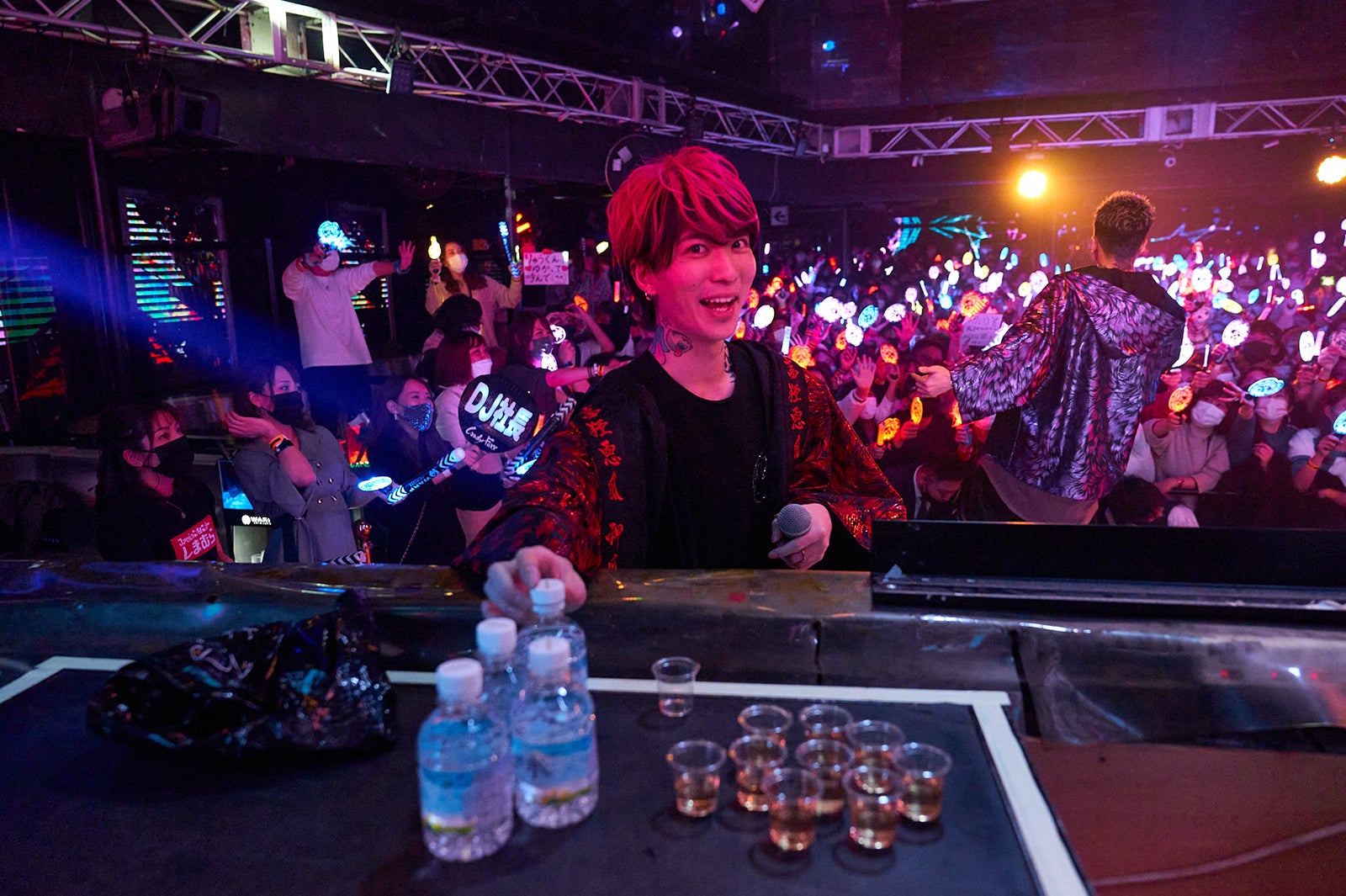 DJまる「レペゼン恐怖のカウントダウンライブ ～ガチで生配信～」（提供写真）