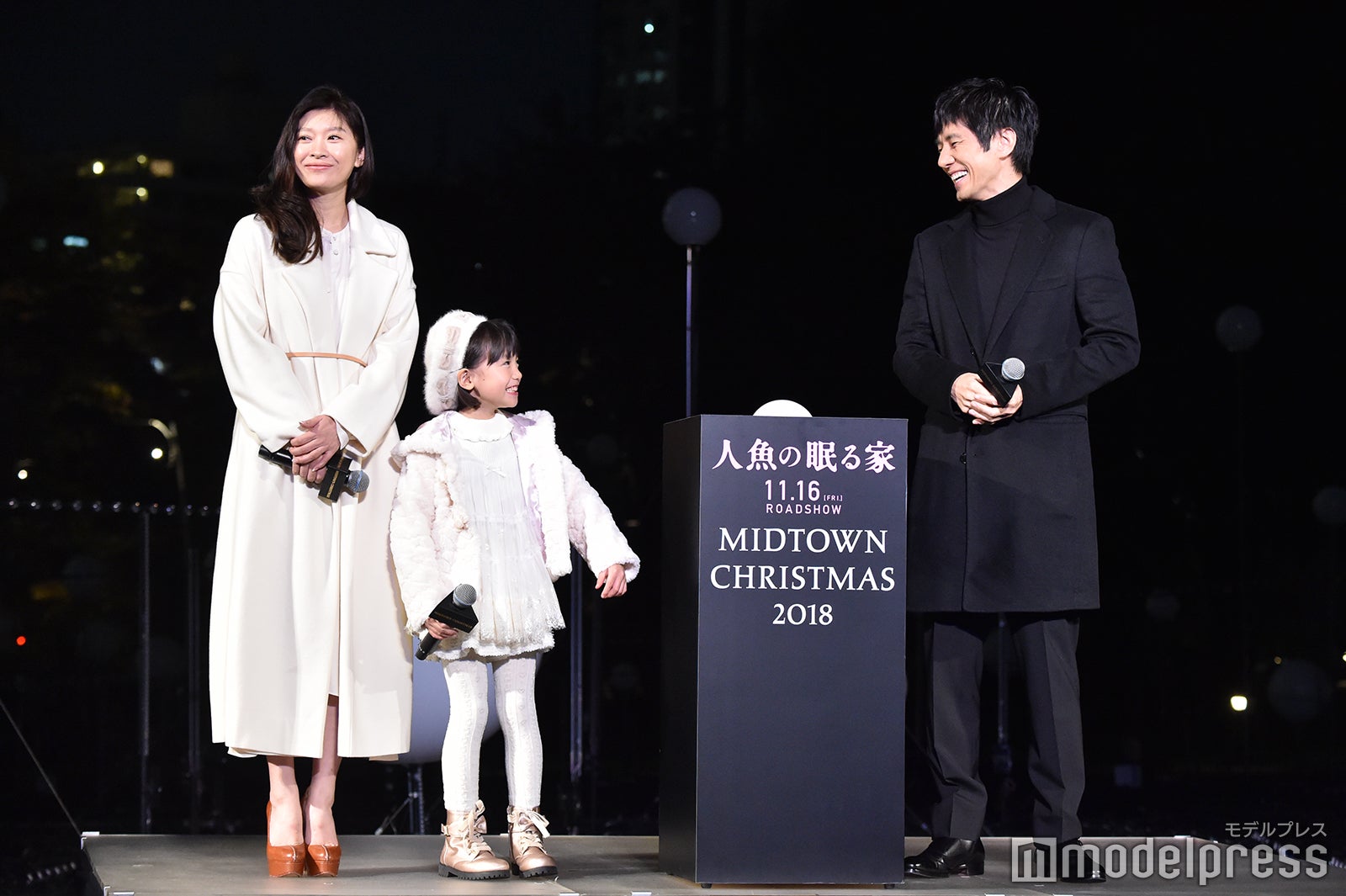 篠原涼子、稲垣来泉ちゃん、西島秀俊 （C）モデルプレス