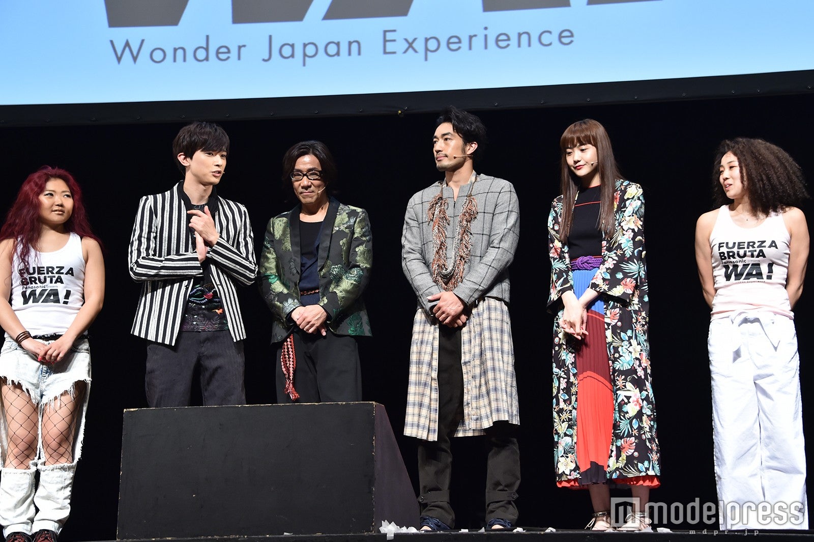 （左から）吉沢亮、岸谷五朗、大谷亮平、松井愛莉（C）モデルプレス