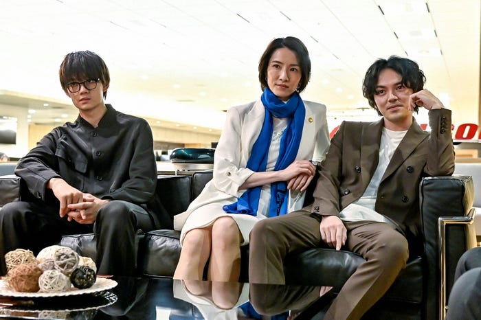 佐野勇斗、早霧せいな、林遣都「ドラゴン桜」最終話より(C)TBS