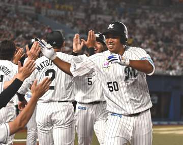ロッテ連勝 愛斗3年ぶり一発が決勝満塁弾「代打を出さずに信じてくれたので、集中していきました」4月3日以来の貯金1「美爆音」に乗って逆転勝利