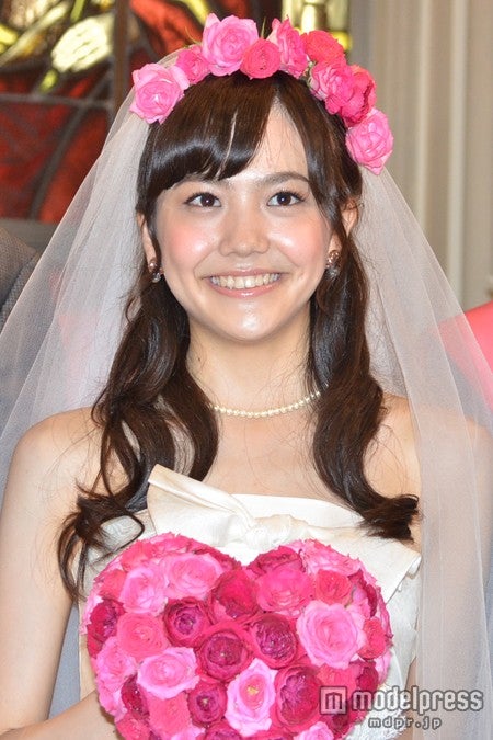 驚異のスタイルで話題の美女モデルに芸人が公開プロポーズ