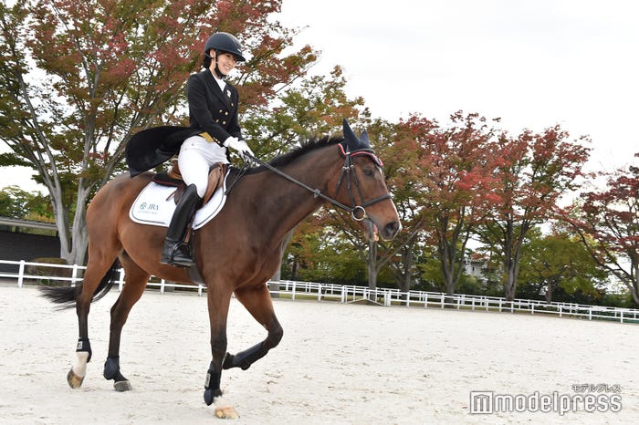 菅井友香(C)モデルプレス