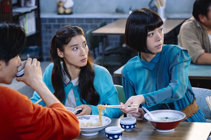 (左)土屋太鳳「海に眠るダイヤモンド」第1話(C)TBSスパークル/TBS