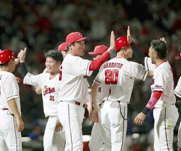 広島サヨナラ3連勝！新井監督執念九回代走2人起用実った「みんなの粘りが最後いい結果に」 開幕カード以来13度目ついに