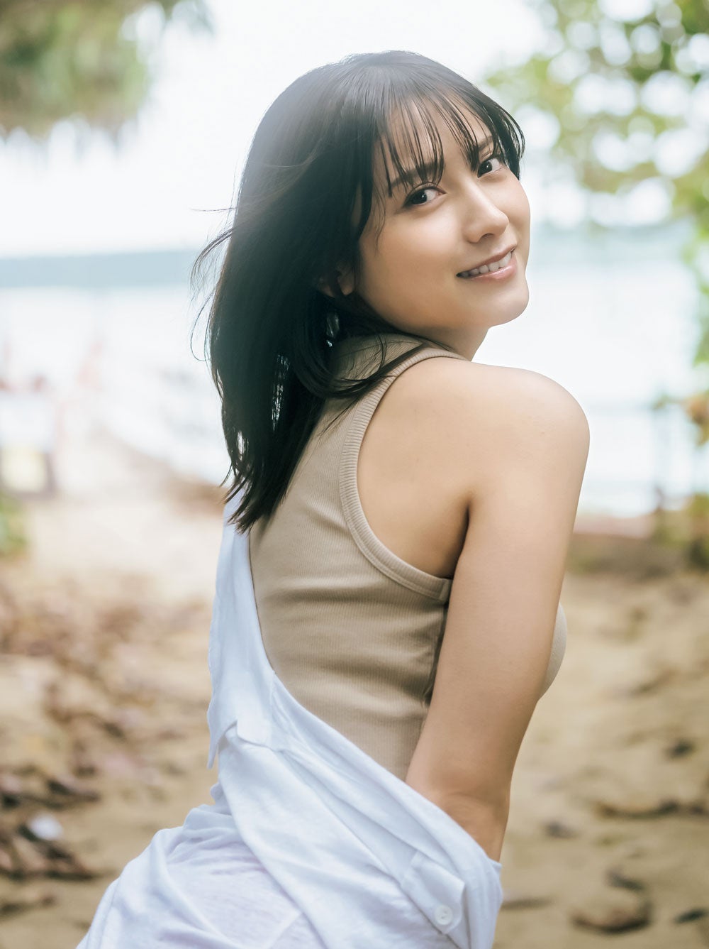 桃月なしこ、水着姿で美バスト披露 ピュアで愛らしさ全開グラビア