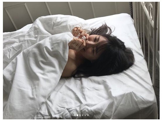 NMB48白間美瑠、SEXYショットの数々に「着てないように見える」「刺激が強い」とファン悶絶