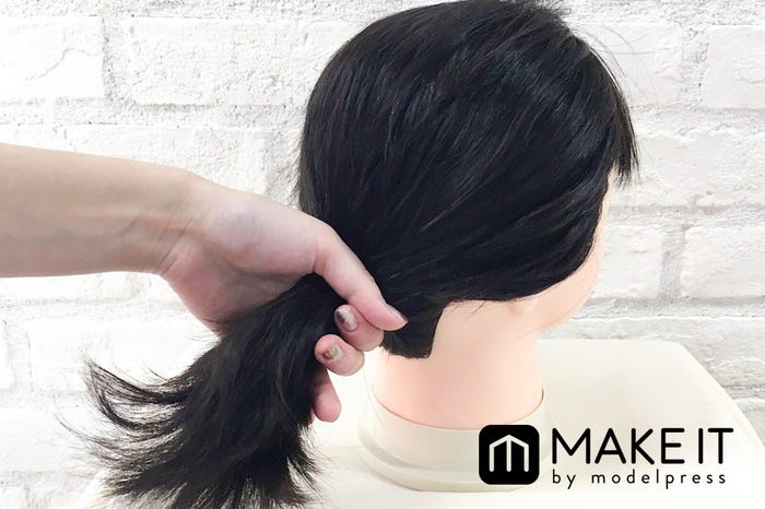 ボブヘアアレンジ4〈ルーズお団子〉 (C)メイクイット