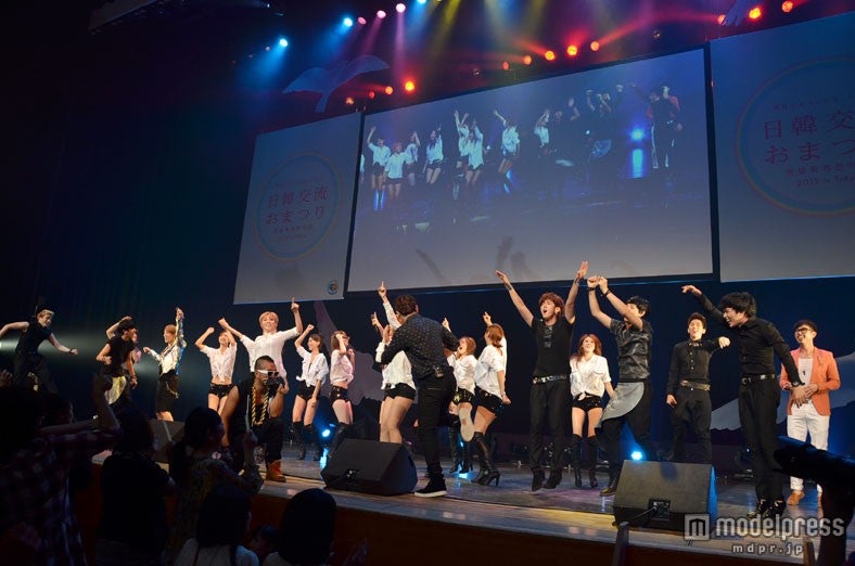 フィナーレでは出演者全員が集結し、大きな盛り上がりを見せた