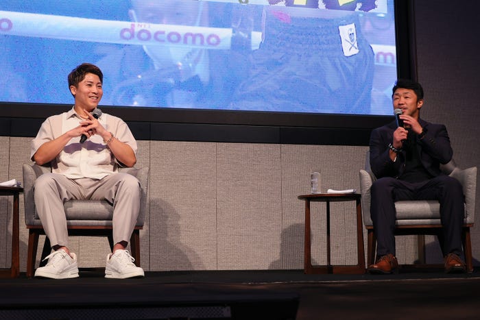 井上尚弥選手、八重樫東トレーナー(提供写真)