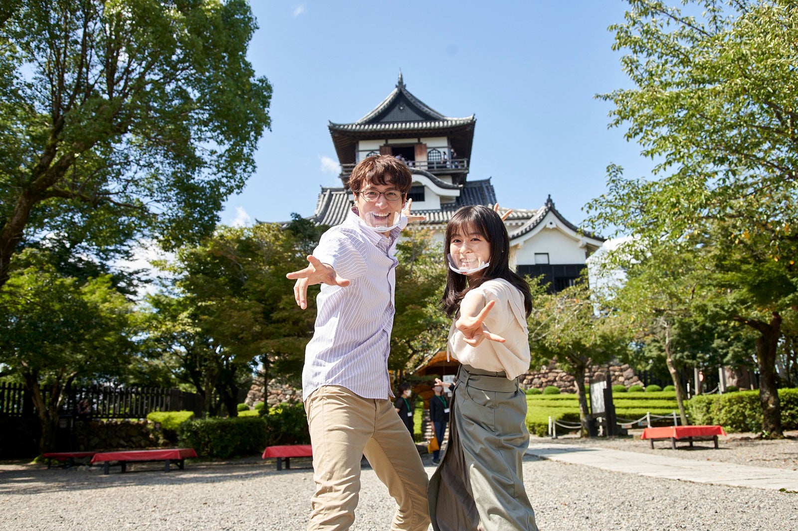 SixTONES松村北斗＆森七菜、遊園地デートシーンのオフショット公開