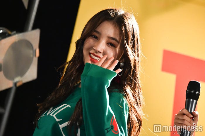 ナンシー、最後まで女神の微笑み(C)モデルプレス