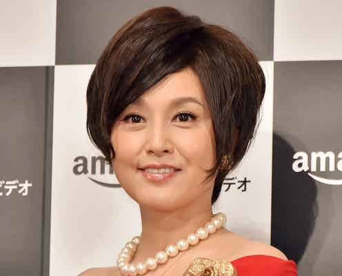 藤原紀香、“55歳”美貌の秘書役に「どうしようかと思った」美ボディ強調タイトドレスで登場