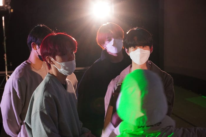 リハーサル中のJO1(C)フジテレビ