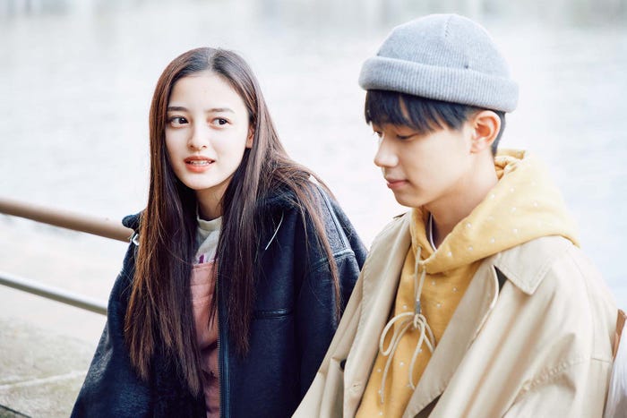 大峰ユリホ、SASUKE「彼とオオカミちゃんには騙されない」ABEMAプレミアム限定企画第一夜「彼の苦悩」より(C)AbemaTV, Inc.