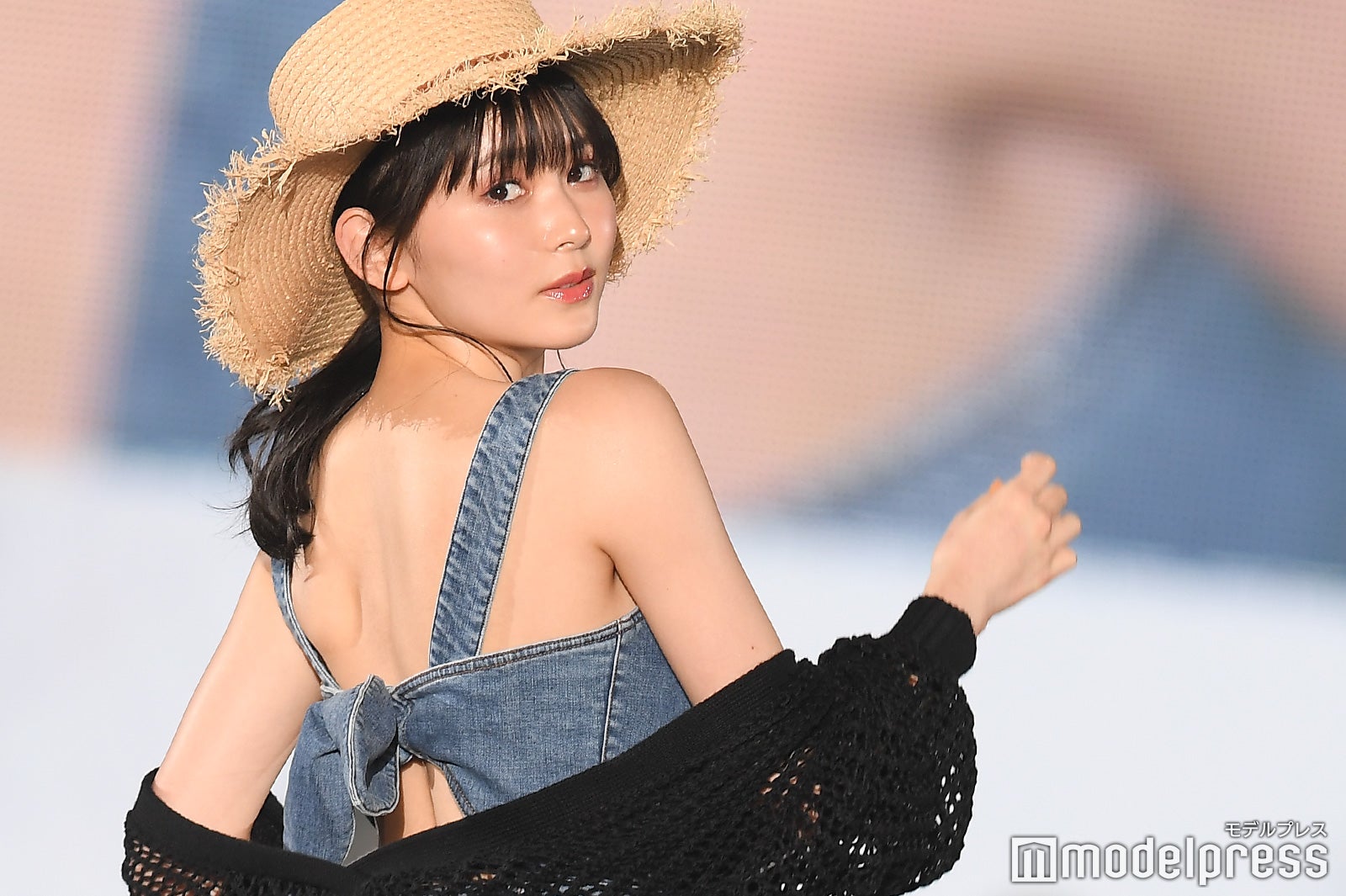 “ティーンのカリスマ”久間田琳加、大胆露出 素肌×オールインワンで美肌輝く＜関コレ2019S／S＞