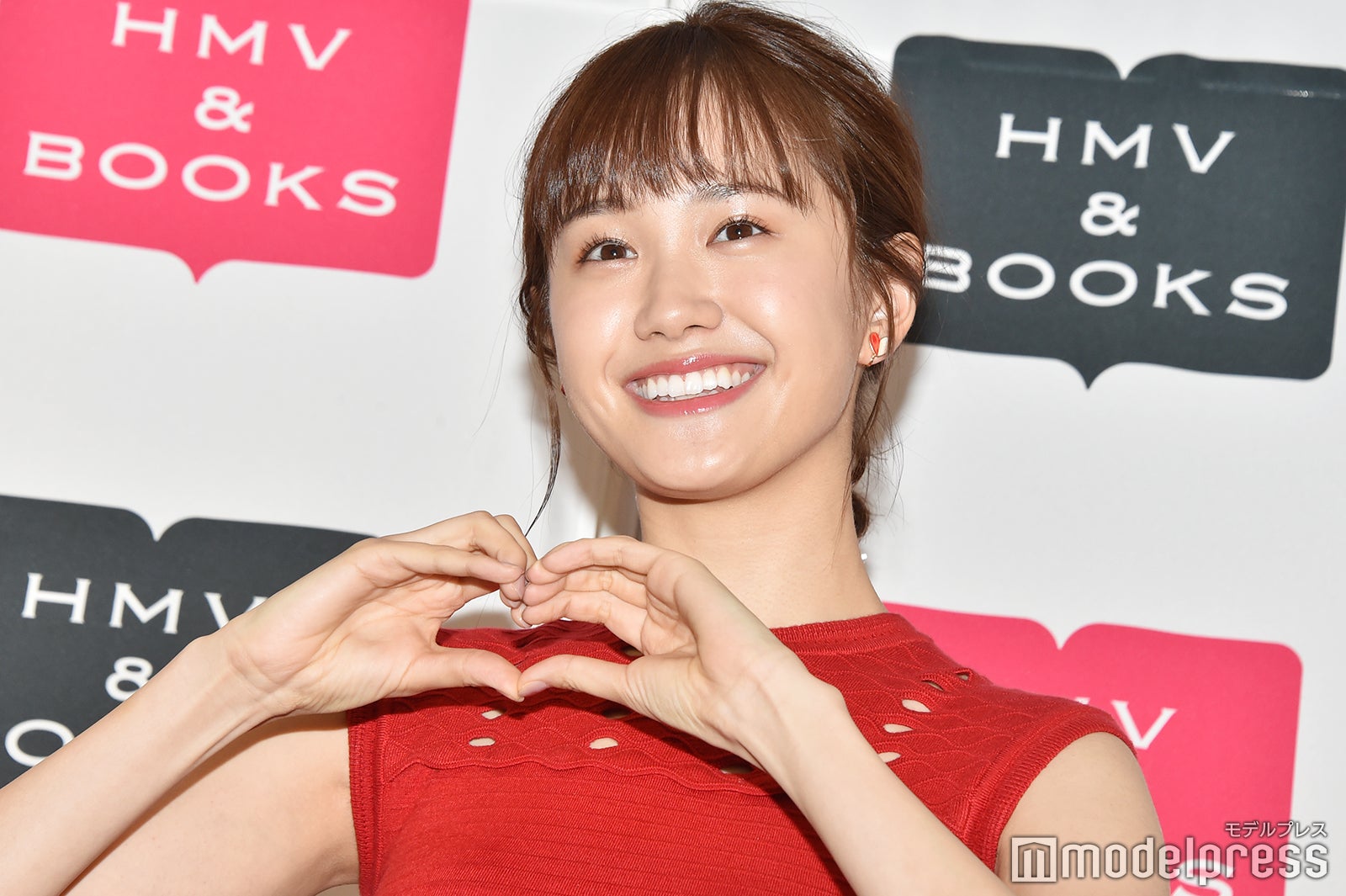 尾碕真花（C）モデルプレス