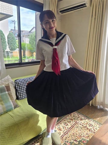 櫻井淳子、"◯十年振り"のセーラー服姿に反響「危うく恋しちゃうところでした」