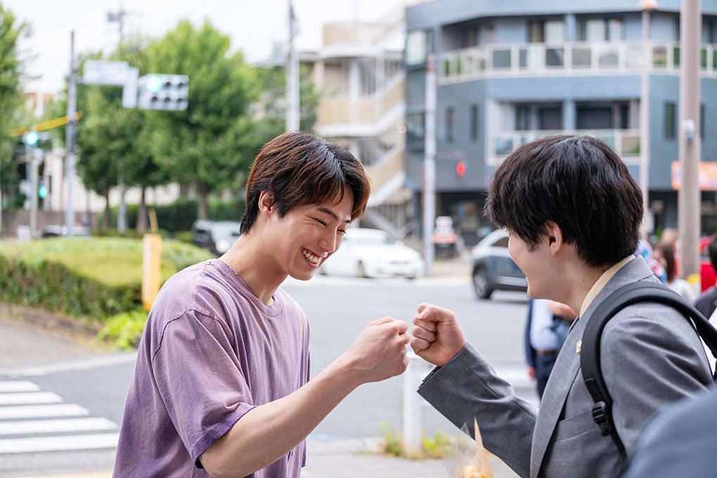 夏生大湖、鈴鹿央士（C）「リーガルビート –逆転の法廷–」第1話