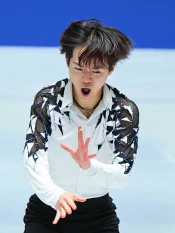 鍵山優真 首位発進！「すごく満足」 2連覇＆2大会連続の五輪代表入りへ「明日に向けてしっかりと調整していきたい」