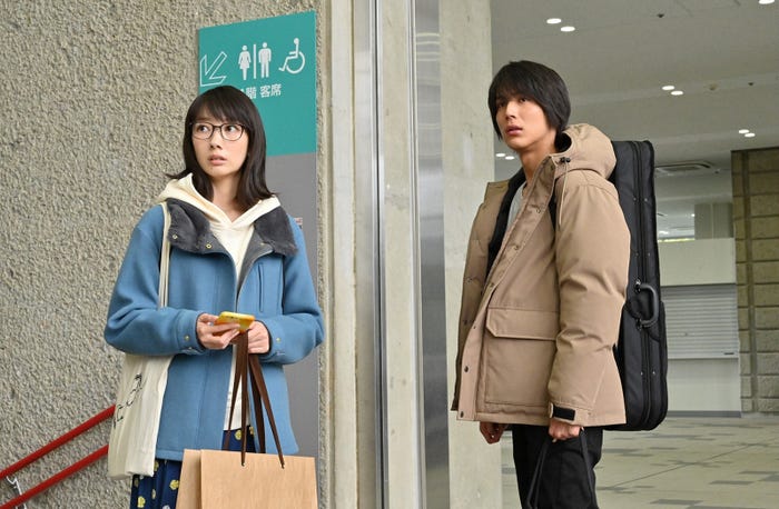 波瑠、中川大志/「G線上のあなたと私」第3話より(C)TBS