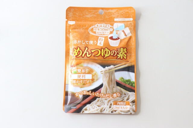 ダイソー　溶かして使う粉末めんつゆの素　パッケージ