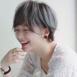 グレーアッシュで透明感アップ アンニュイ美人を目指しちゃおう モデルプレス