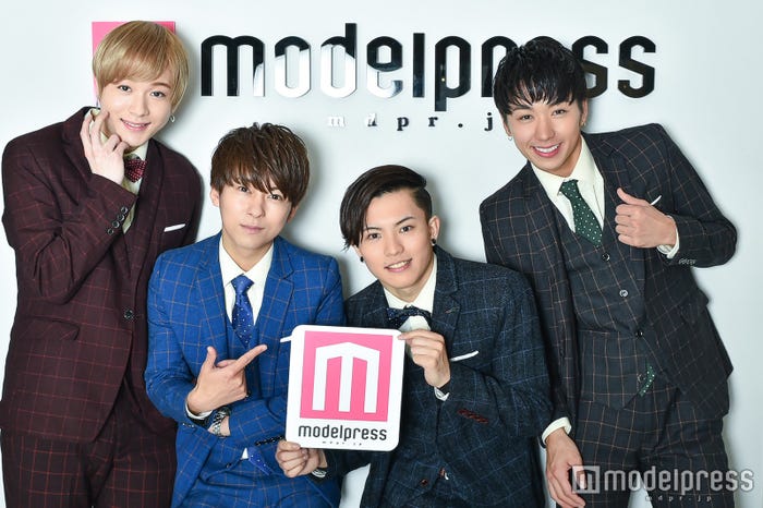 FIZZY POP (C)モデルプレス