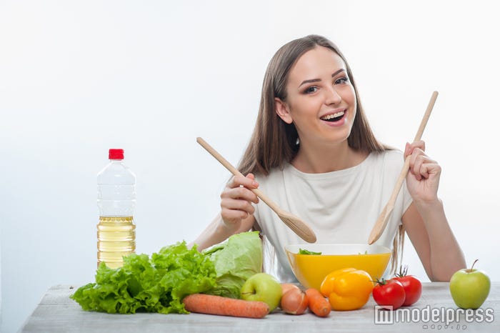 食事にも注意が必要(Photo by YakobchukOlena)