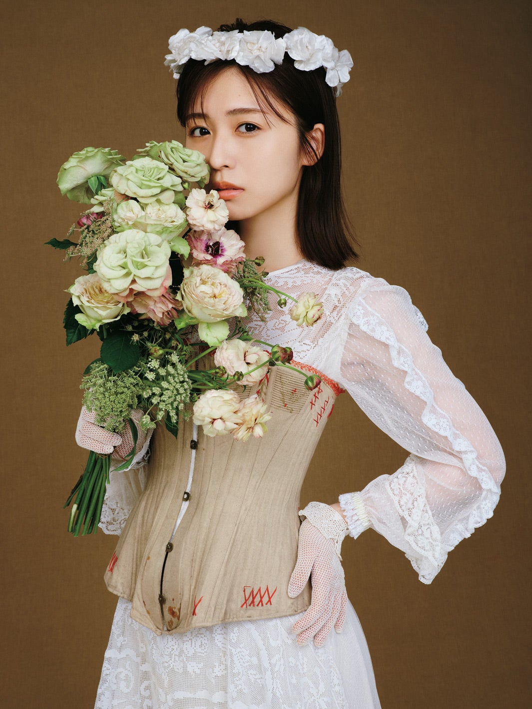 森七菜、80年代のファンタジックなドレスで魅了 蜷川実花が撮り