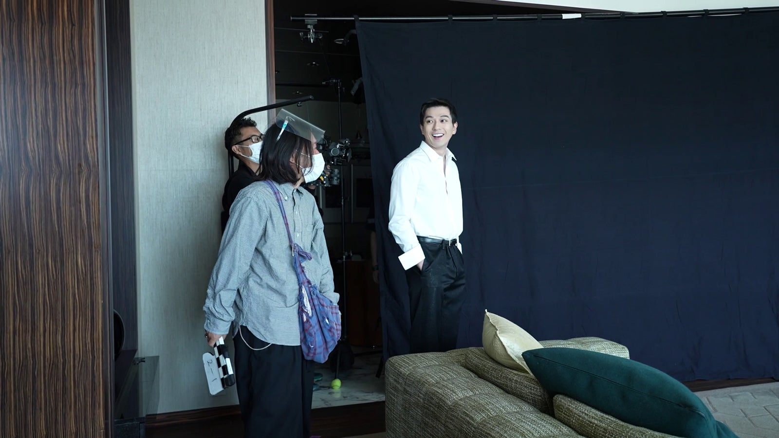 新田真剣佑／CMメイキングカット（提供写真）