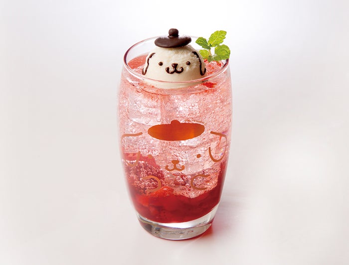アイスonストロベリーソーダ750円(税抜)(C)’96,’16 SANRIO APPR.NO.S573515