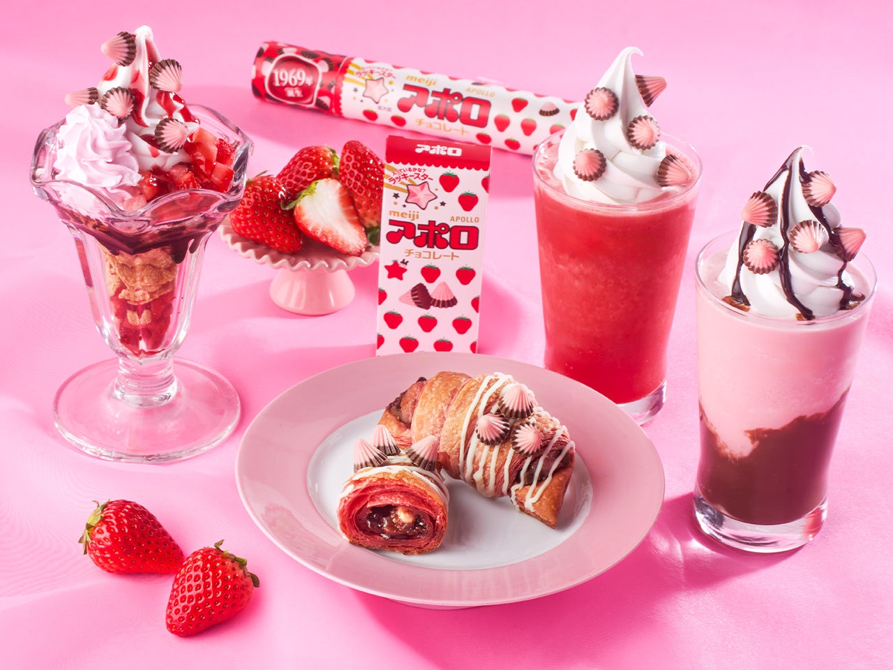 サンマルクカフェ、アポロと初コラボ！特別仕様チョコクロや“飲むアポロ”スムージーなど4品