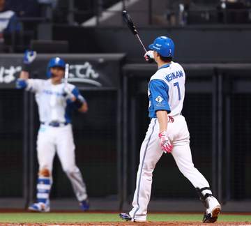 日本ハム・新庄監督「お前は打てない。諦めろ」今季1号の西川との試合中の会話明かす「どうやって打てば？」→「それぐらいの気持ちで楽に」