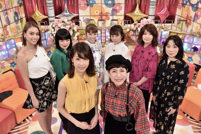 (前列左より)加藤綾子、久本雅美(後列左より)滝沢カレン、ブルゾンちえみ、若槻千夏、佐藤仁美、YOU、辛酸なめ子(画像提供:読売テレビ)