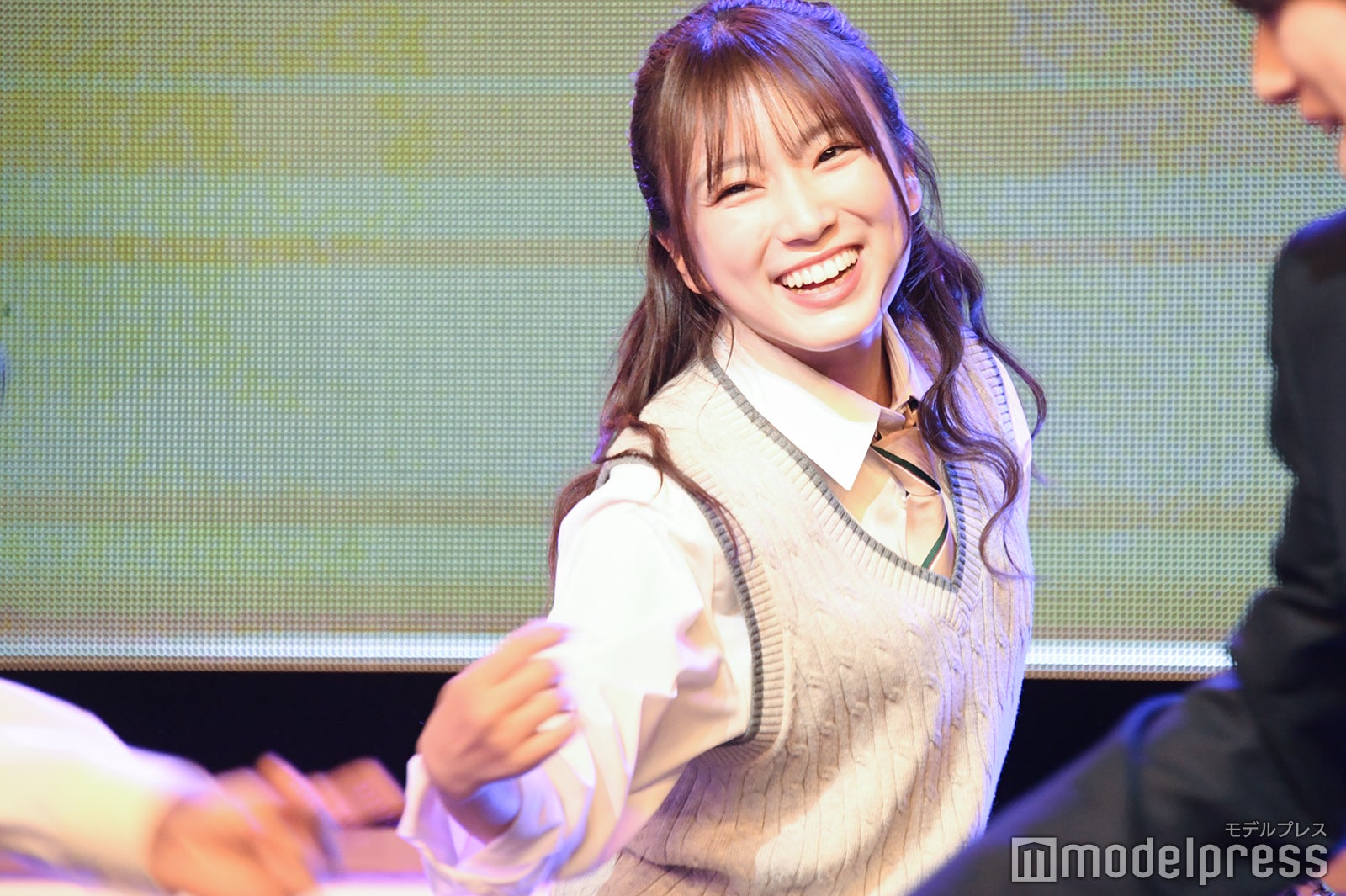 ダンスパフォーマンスをする矢吹奈子（C）モデルプレス