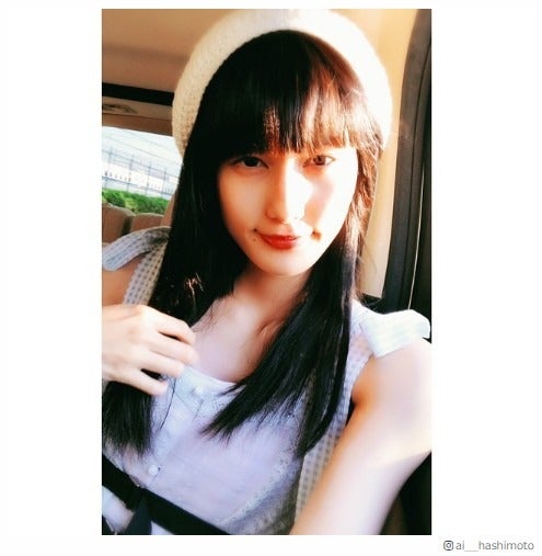 橋本愛“映えアプリ”で自撮り「お肌ふかふかやん」