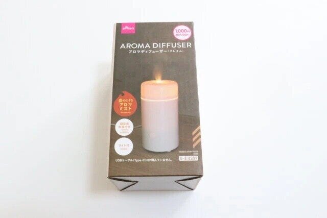 ダイソー　USB式アロマディフューザー（フレイム）　パッケージ