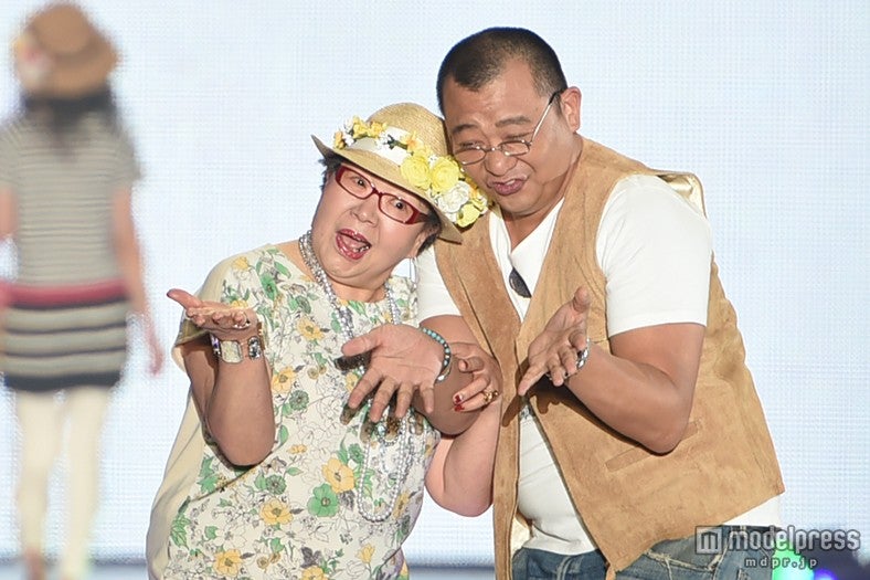 （左から）母親の木下定子さん、木下隆行