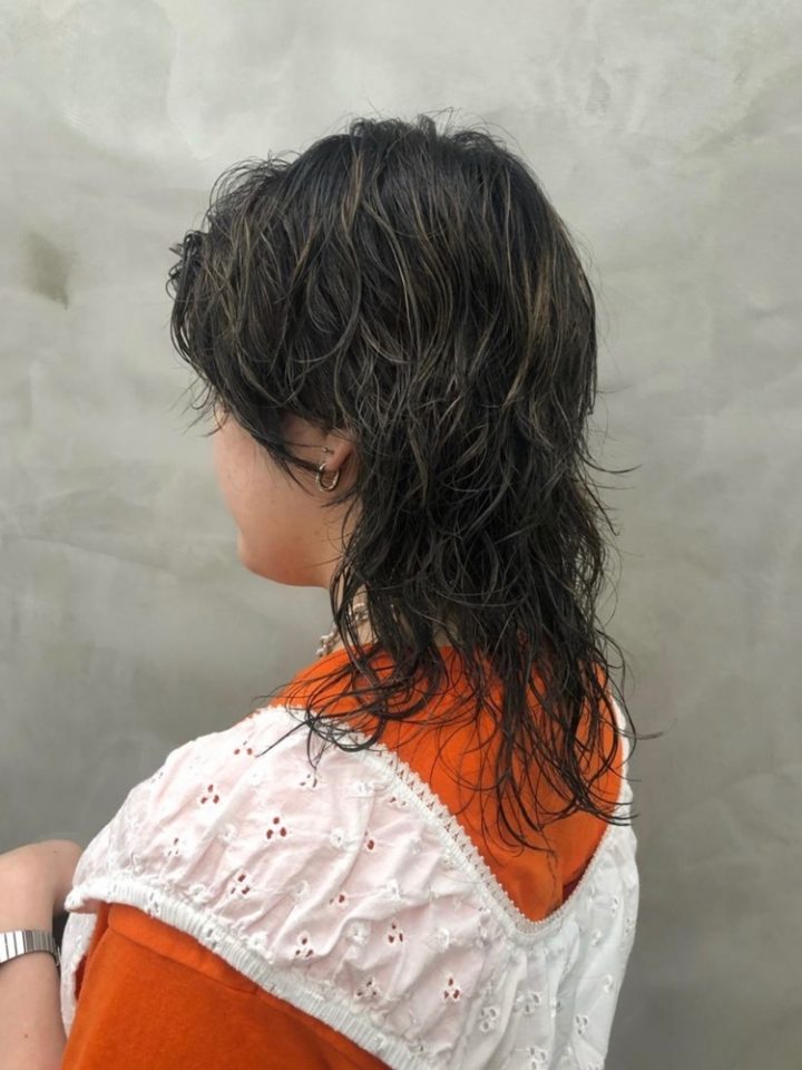 最旬 ウルフパーマ特集 大人の魅力を上げるトレンドヘアをレングス別にご紹介 モデルプレス 最旬 ウルフパーマ特集 大人の魅力を上げるトレンドヘアをレングス別にご紹介 モデルプレス