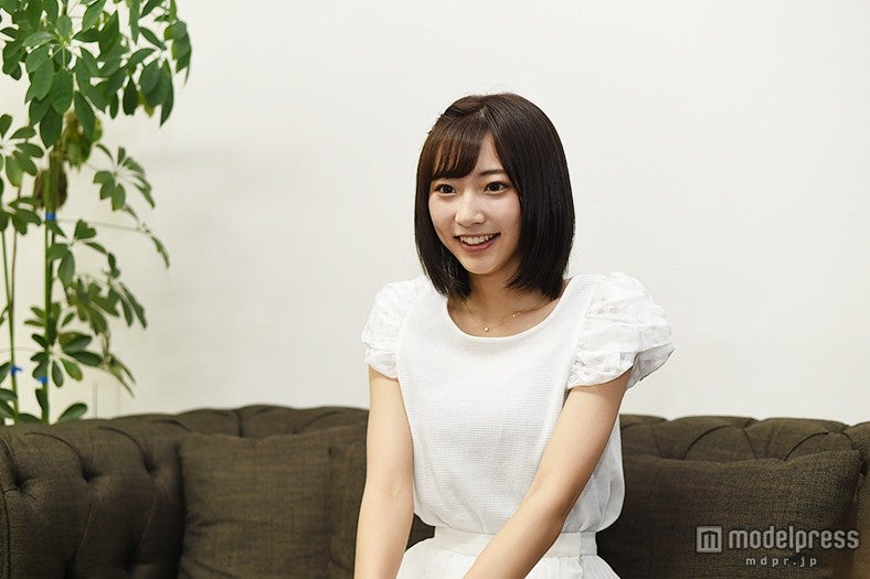 瞳をキラキラと輝かせながら話す