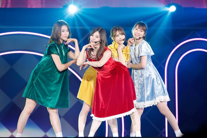 衛藤美彩、白石麻衣、松村沙友理、高山一実(画像提供:ソニー・ミュージックレーベルズ)