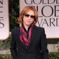 「第70回ゴールデン・グローブ賞授賞式」にサプライズ出演したYOSHIKI/Photo by Jason MerrittGetty Images