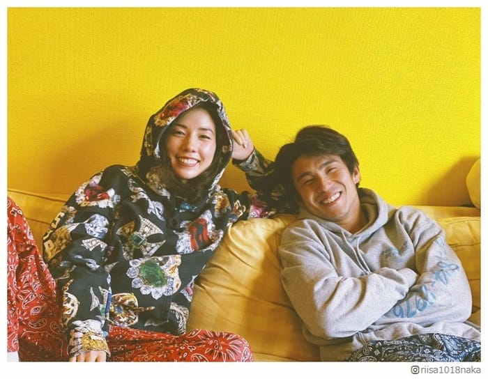 自宅の 壁 オシャレすぎ芸能人 リモート急増で注目集まる 仲里依紗 ぺこりゅう 岩田剛典 櫻井翔 モデルプレス 自宅の 壁 オシャレすぎ芸能人 リモート急増で注目集まる 仲里依紗 ぺこりゅう 岩田剛典 櫻井翔 モデルプレス