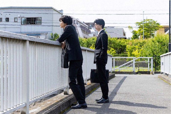 鈴木仁、伊藤あさひ「さらば、佳き日」第3話より(C)「さらば、佳き日」製作委員会