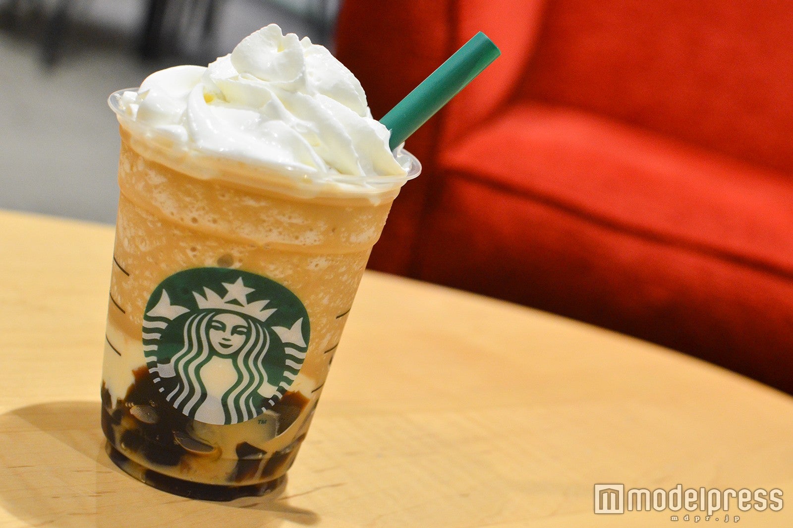 【試食レポ】スタバ新作“コーヒー×バニラ”の絶妙フラペ！ジェリーのぷるぷる食感が幸せすぎる