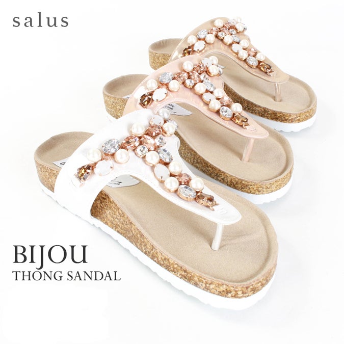 ビジュー付コンフォートトングサンダル「salus」2,776円(税込2,999円)